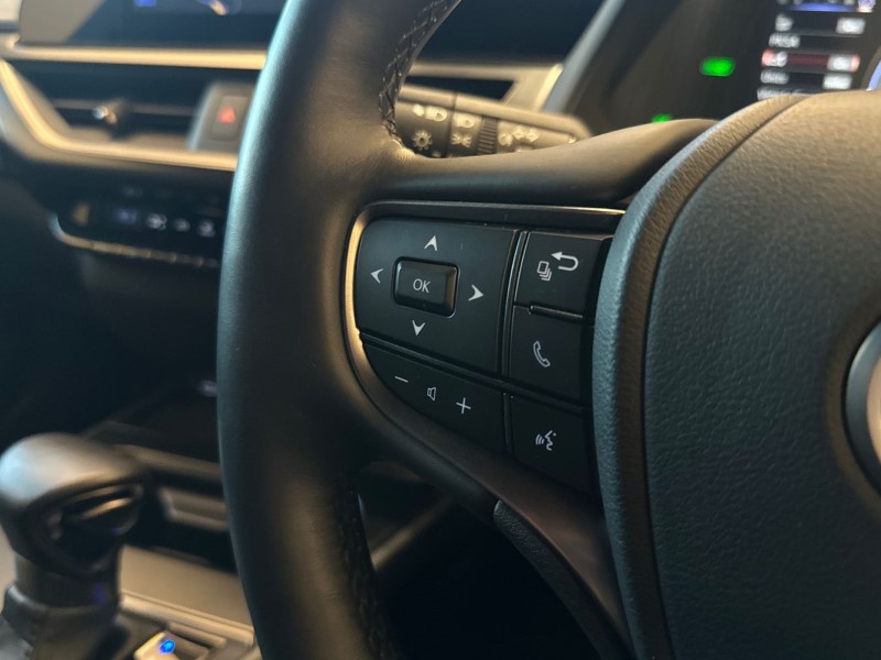 2023 (23) LEXUS UX 250h 2.0 F-Sport Design 5dr CVT 4947305