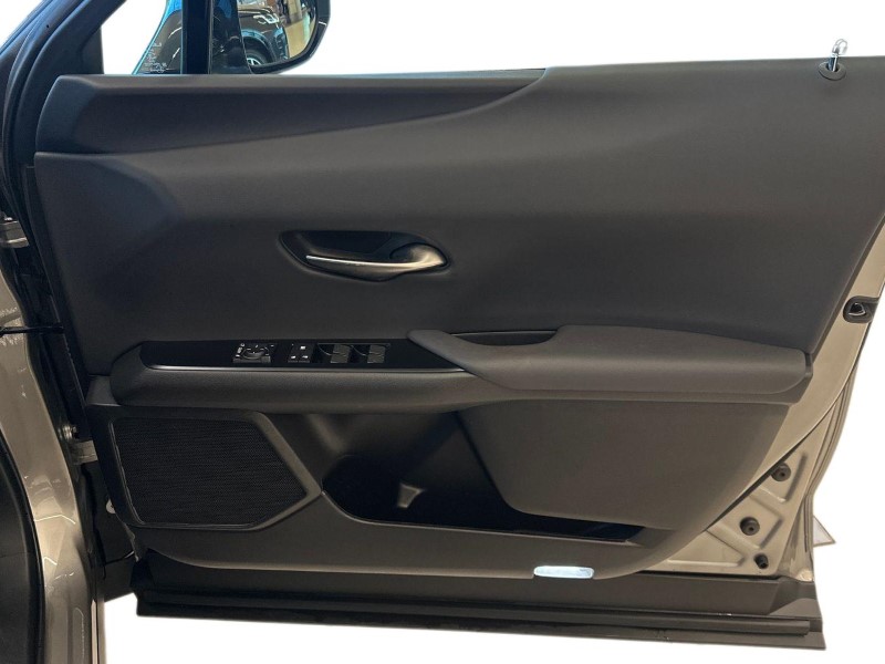 2023 (23) LEXUS UX 250h 2.0 F-Sport Design 5dr CVT 4947299