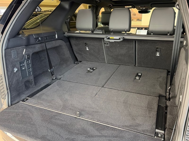 2024 (73) LAND ROVER DISCOVERY 3.0 D300 Dynamic HSE 5dr Auto 4966428