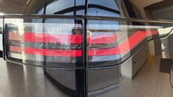 2024 (73) LAND ROVER DISCOVERY 3.0 D300 Dynamic HSE 5dr Auto 4966436