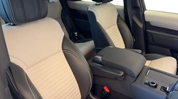 2024 (73) LAND ROVER DISCOVERY 3.0 D300 Dynamic HSE 5dr Auto 4966412