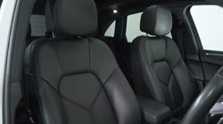 2019 (68) PORSCHE MACAN 5dr PDK 4809755