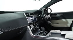 2019 (19) JAGUAR XE 2.0 R-Dynamic S 4dr Auto 4804981