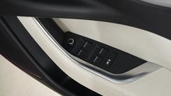 2019 (19) JAGUAR XE 2.0 R-Dynamic S 4dr Auto 4804986