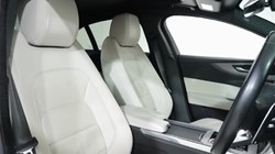 2019 (19) JAGUAR XE 2.0 R-Dynamic S 4dr Auto 4804977