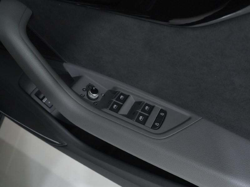 2023 (73) AUDI A4 40 TDI 204 Quattro Black Edition 4dr S Tronic 4817869