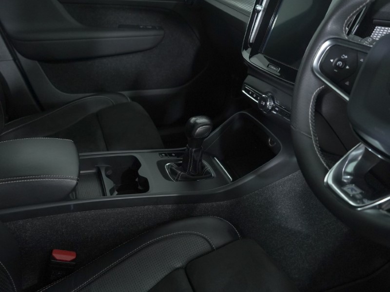 2020 (20) VOLVO XC40 1.5 T3 [163] R DESIGN 5dr 4887574