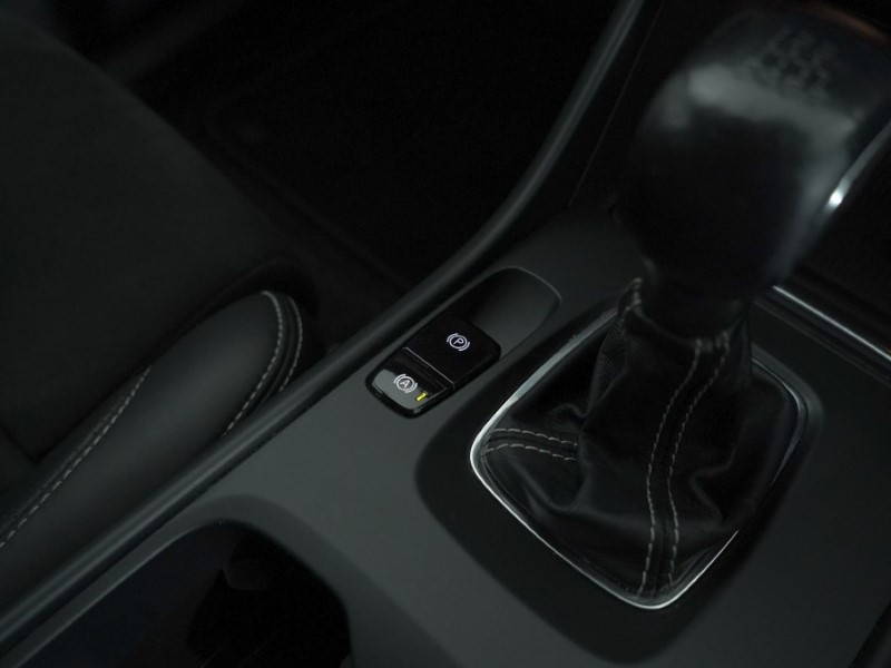 2020 (20) VOLVO XC40 1.5 T3 [163] R DESIGN 5dr 4887583