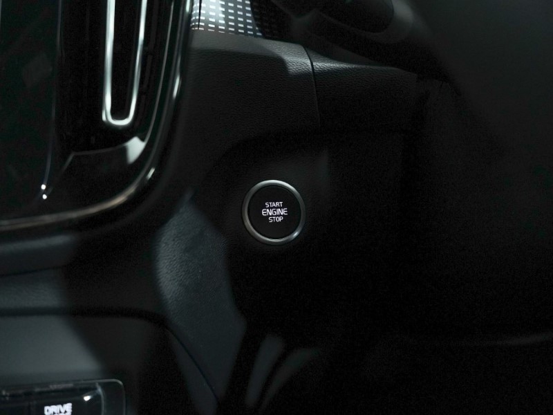 2020 (20) VOLVO XC40 1.5 T3 [163] R DESIGN 5dr 4887578