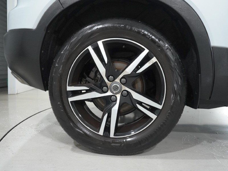 2020 (20) VOLVO XC40 1.5 T3 [163] R DESIGN 5dr 4887571