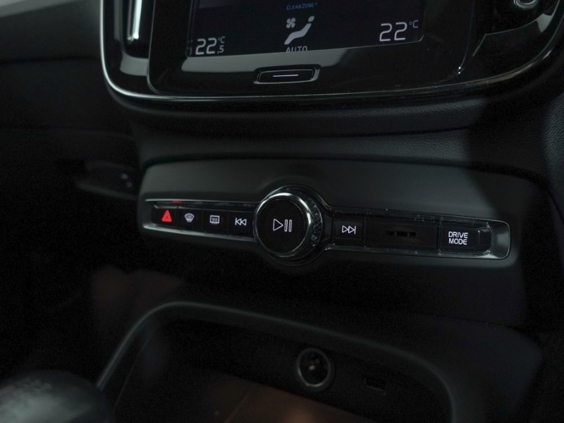 2020 (20) VOLVO XC40 1.5 T3 [163] R DESIGN 5dr 4887581