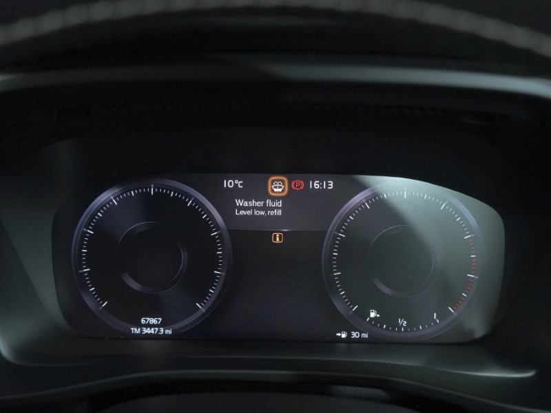 2020 (20) VOLVO XC40 1.5 T3 [163] R DESIGN 5dr 4887588