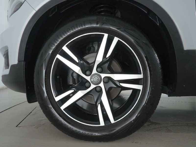 2020 (20) VOLVO XC40 1.5 T3 [163] R DESIGN 5dr 4887598