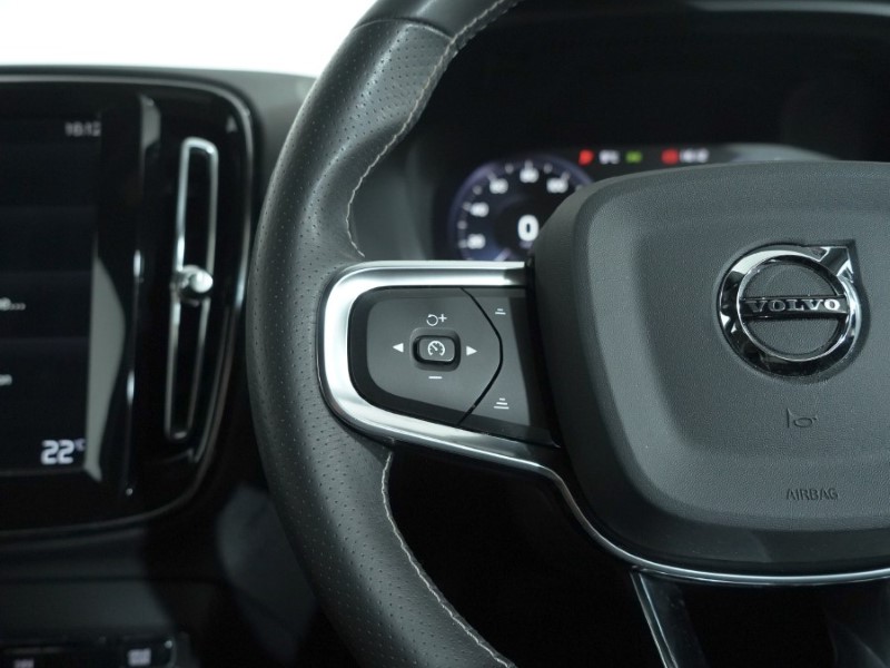 2020 (20) VOLVO XC40 1.5 T3 [163] R DESIGN 5dr 4887577