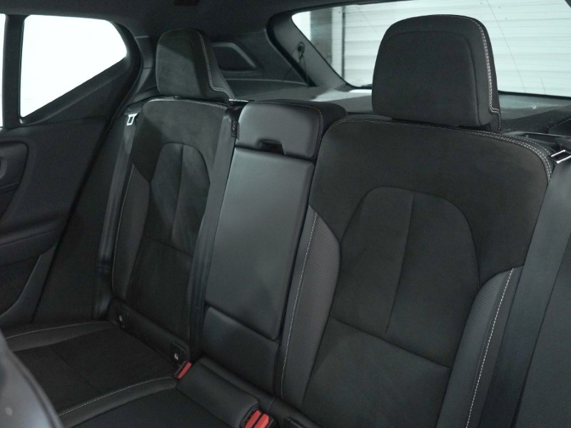 2020 (20) VOLVO XC40 1.5 T3 [163] R DESIGN 5dr 4887596