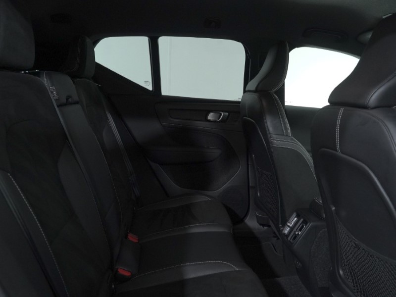 2020 (20) VOLVO XC40 1.5 T3 [163] R DESIGN 5dr 4887590