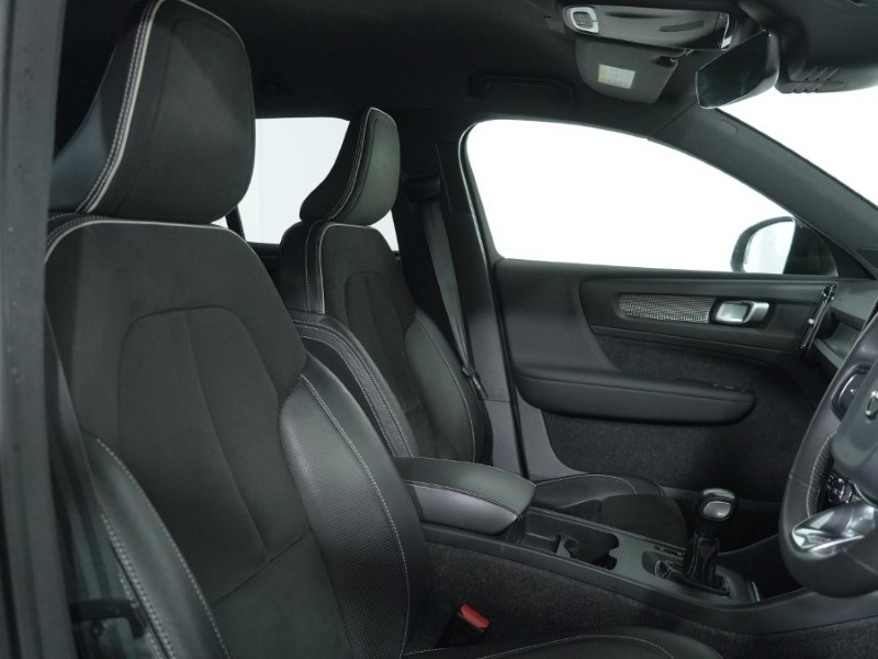 2020 (20) VOLVO XC40 1.5 T3 [163] R DESIGN 5dr 4887575