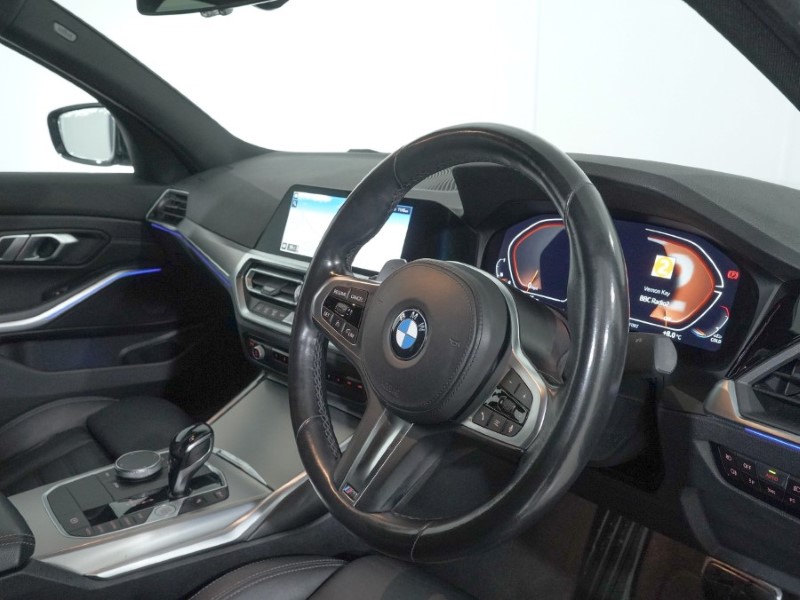 2021 (21) BMW 3 SERIES 320d MHT M Sport 4dr Step Auto 4851938