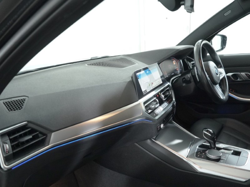 2021 (21) BMW 3 SERIES 320d MHT M Sport 4dr Step Auto 4851931