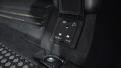 2020 (70) LAND ROVER DEFENDER 3.0 D250 X-Dynamic SE 90 3dr Auto 4866990