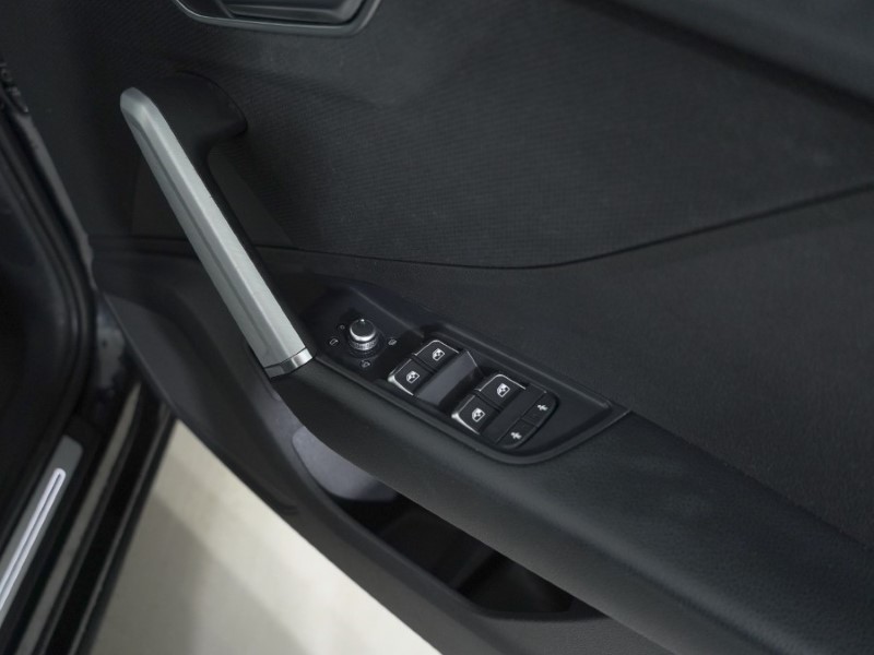 2021 (21) AUDI Q2 35 TFSI S Line 5dr 4887484