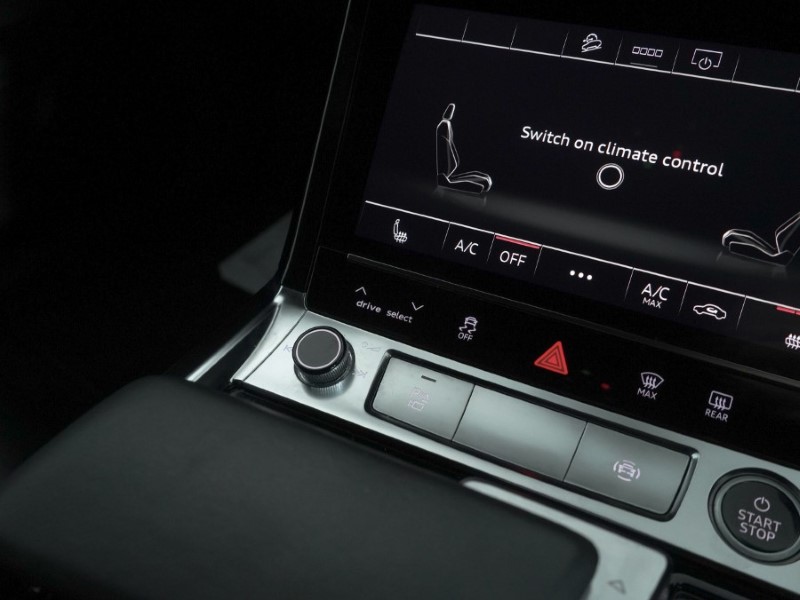 2020 (70) AUDI E-TRON 300kW 55 Quattro 95kWh S Line 5dr Auto 4882236