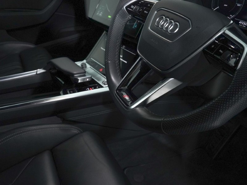 2020 (70) AUDI E-TRON 300kW 55 Quattro 95kWh S Line 5dr Auto 4882217