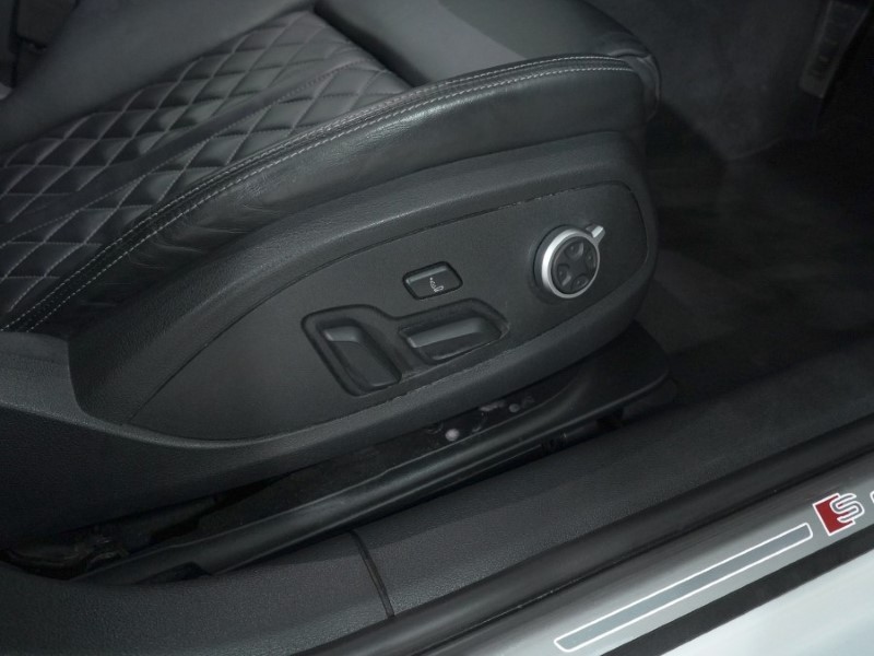 2020 (20) AUDI A4 S4 TDI Quattro Black Edition 4dr Tiptronic 4882009