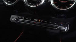 2021 (71) MERCEDES-BENZ GLB 200 AMG Line Premium 5dr 7G-Tronic 4890833