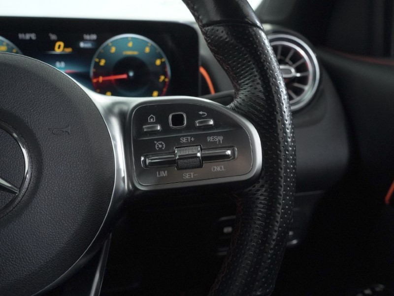 2021 (71) MERCEDES-BENZ GLB 200 AMG Line Premium 5dr 7G-Tronic 4890826