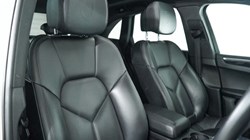 2026 (75) PORSCHE MACAN 5dr PDK 4901278