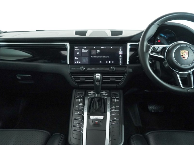 2026 (75) PORSCHE MACAN 5dr PDK 4901288