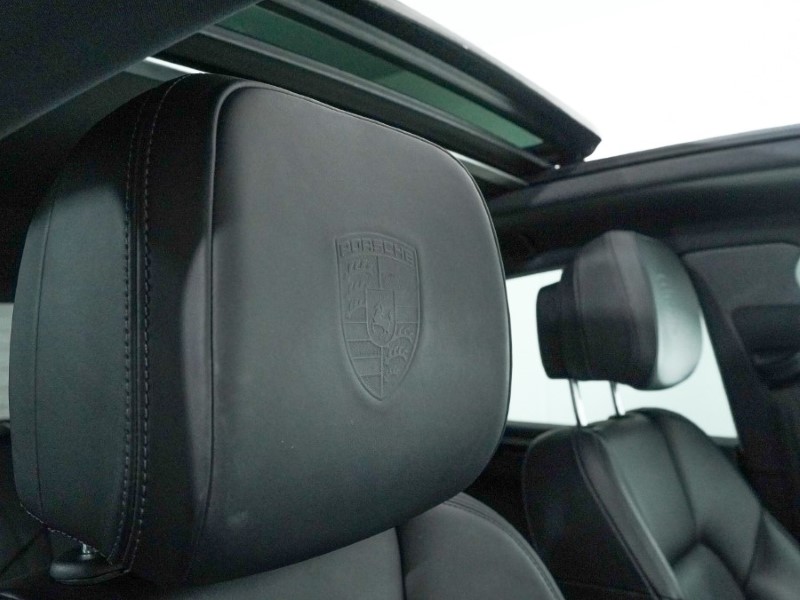 2026 (75) PORSCHE MACAN 5dr PDK 4901283