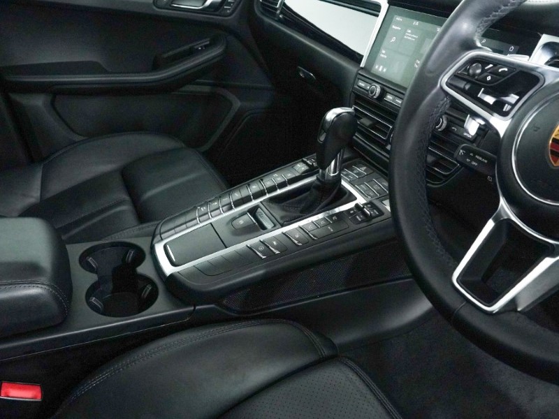 2026 (75) PORSCHE MACAN 5dr PDK 4901282