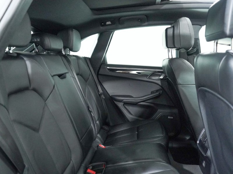 2026 (75) PORSCHE MACAN 5dr PDK 4901286