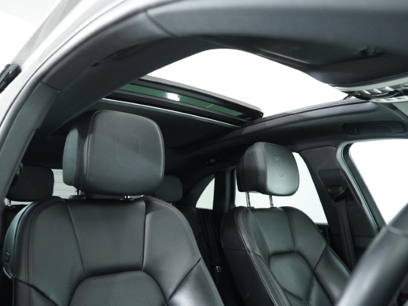 2026 (75) PORSCHE MACAN 5dr PDK 4901279