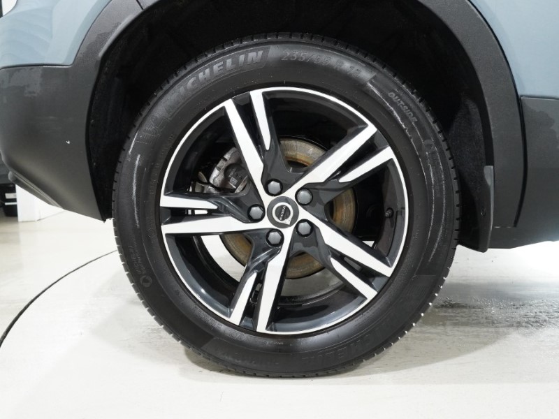 2023 (23) VOLVO XC40 2.0 B3P Plus Dark 5dr Auto 4898120