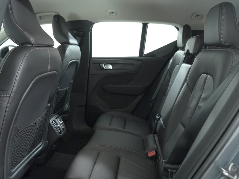 2023 (23) VOLVO XC40 2.0 B3P Plus Dark 5dr Auto 4898130