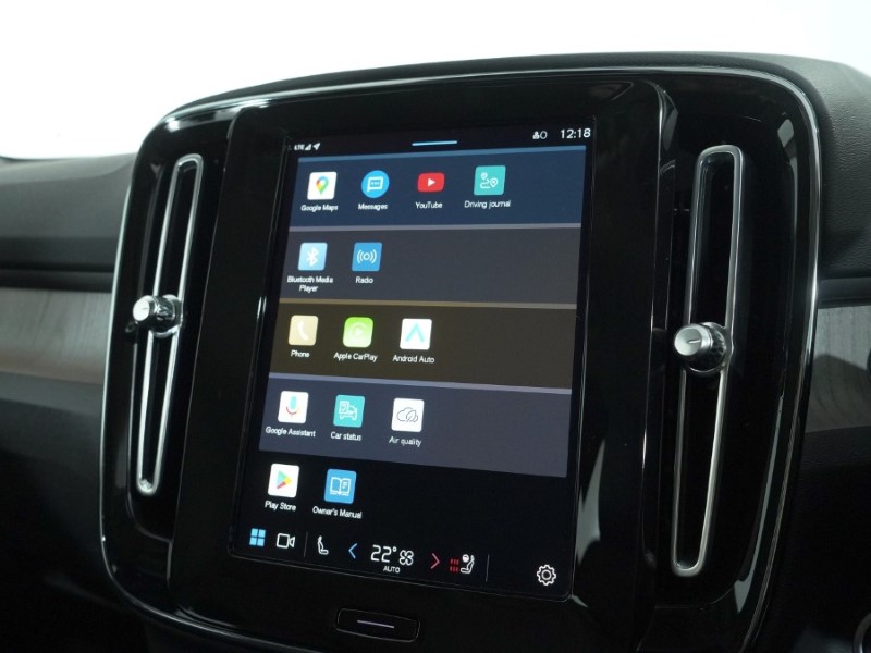 2023 (23) VOLVO XC40 2.0 B3P Plus Dark 5dr Auto 4898143