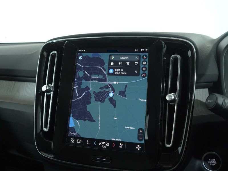 2023 (23) VOLVO XC40 2.0 B3P Plus Dark 5dr Auto 4898141