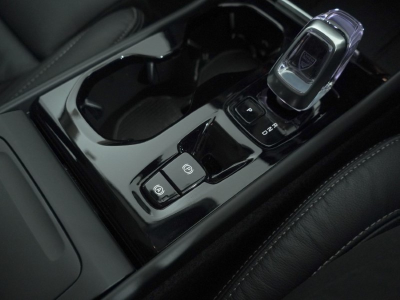 2023 (23) VOLVO XC40 2.0 B3P Plus Dark 5dr Auto 4898140