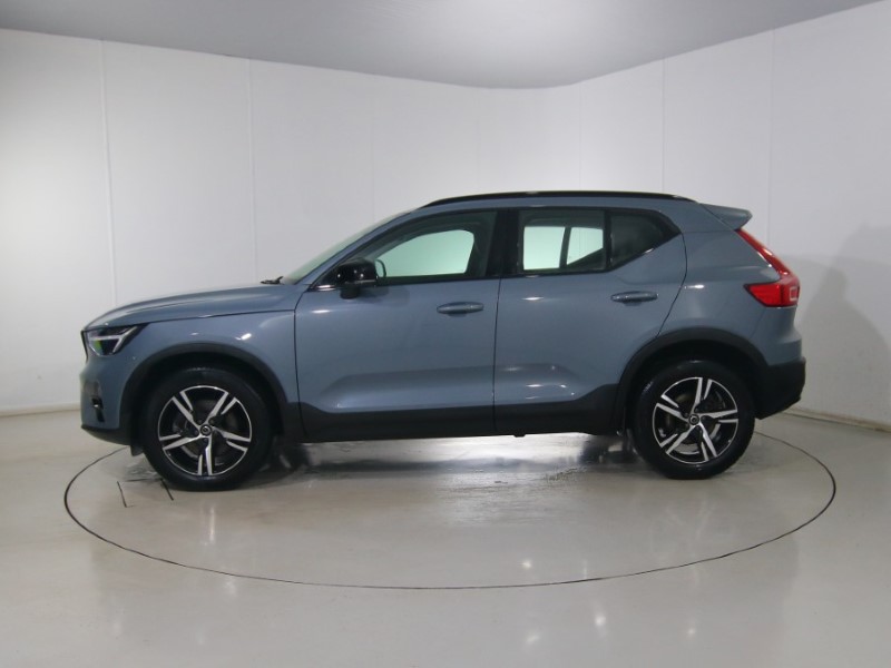 2023 (23) VOLVO XC40 2.0 B3P Plus Dark 5dr Auto 4898153