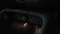 2023 (23) VOLVO XC40 2.0 B3P Plus Dark 5dr Auto 4898137