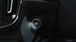 2023 (23) VOLVO XC40 2.0 B3P Plus Dark 5dr Auto 4898146