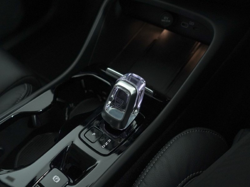 2023 (23) VOLVO XC40 2.0 B3P Plus Dark 5dr Auto 4898139