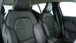 2023 (23) VOLVO XC40 2.0 B3P Plus Dark 5dr Auto 4898126