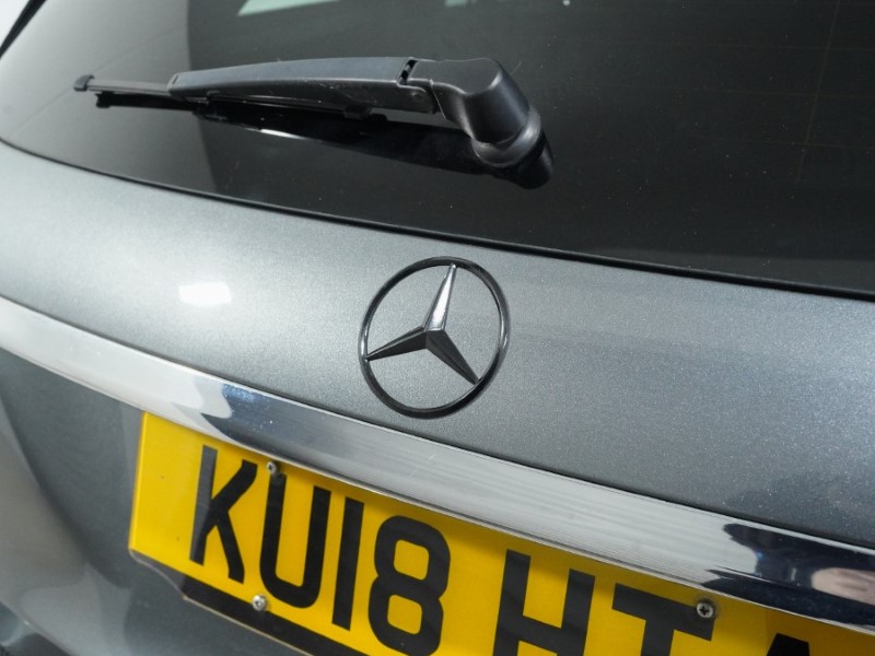 2018 (18) MERCEDES-BENZ C CLASS C250d AMG Line Premium Plus 5dr 9G-Tronic 4906581