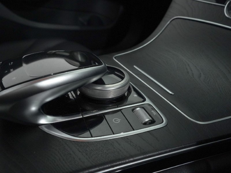 2018 (18) MERCEDES-BENZ C CLASS C250d AMG Line Premium Plus 5dr 9G-Tronic 4906620