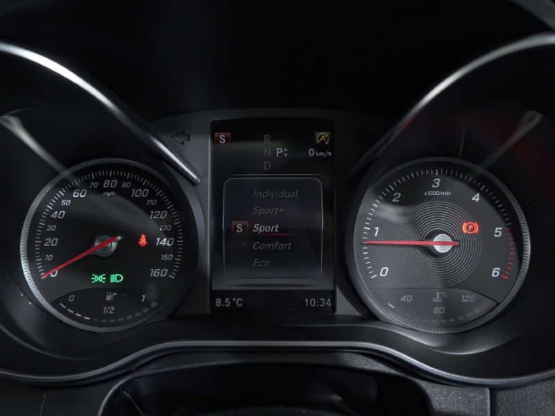 2018 (18) MERCEDES-BENZ C CLASS C250d AMG Line Premium Plus 5dr 9G-Tronic 4906621