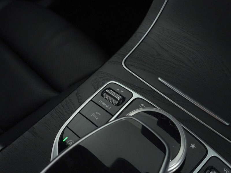 2018 (18) MERCEDES-BENZ C CLASS C250d AMG Line Premium Plus 5dr 9G-Tronic 4906618